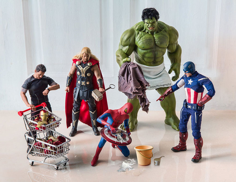 Illustration for article titled The Quirky Life Of Superheroes Off The Job, As Told By Hot Toys Figures
